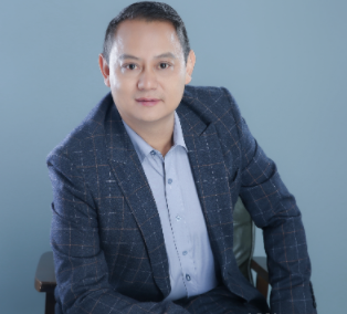 总经理：严正军